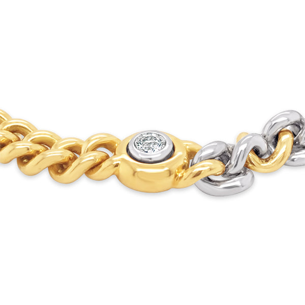 18CT YELLOW GOLD AND WHITE GOLD CURB LINK BRACELET WITH DOUBLE SIDE DIAMOND FEATURE LINK (Image 2)