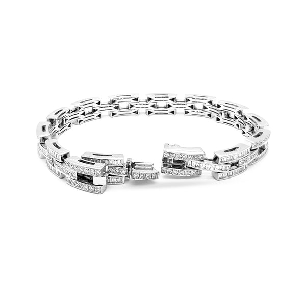 18CT WHITE GOLD BAGUETTE AND ROUND BRILLIANT CUT DIAMOND BRACELET (Image 3)