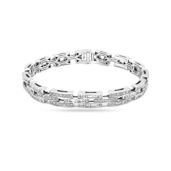 18CT WHITE GOLD BAGUETTE AND ROUND BRILLIANT CUT DIAMOND BRACELET (Image 2)