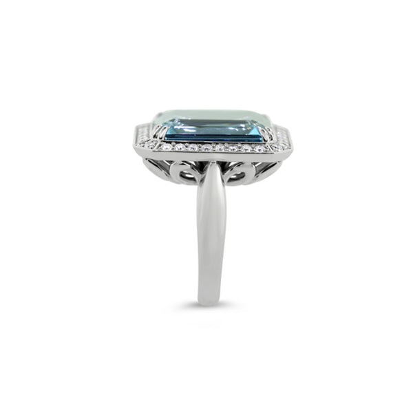 18CT WHITE GOLD EMERALD CUT AQUAMARINE AND DIAMOND RING (Image 3)