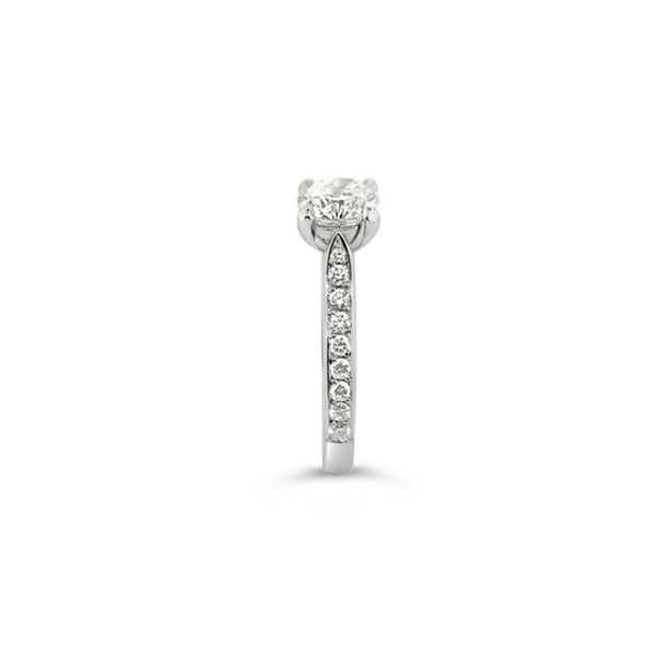 PLATINUM 1.08CT CENTO CUT DIAMOND AND PAVE SET ROUND BRILLIANT CUT DIAMOND RING (Image 3)