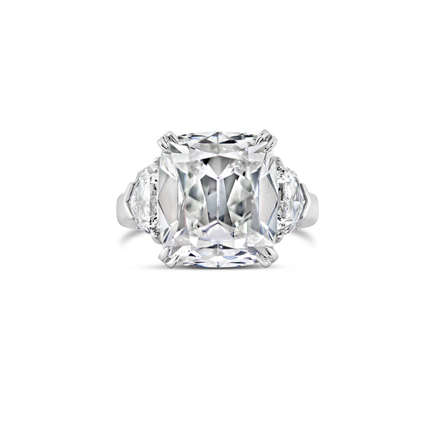 10.31CT CUSHION CUT DIAMOND RING IN PLATINUM (Image 2)