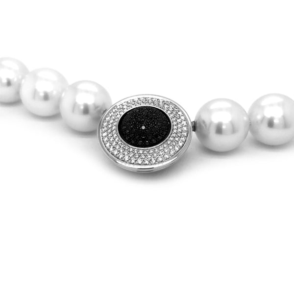 JORG HEINZ 'EMOTION' INTERCHANGEABLE 18CT WHITE GOLD WHITE DIAMOND, BLACK DIAMOND AND SOUTH SEA PEARL CLASP (Image 4)