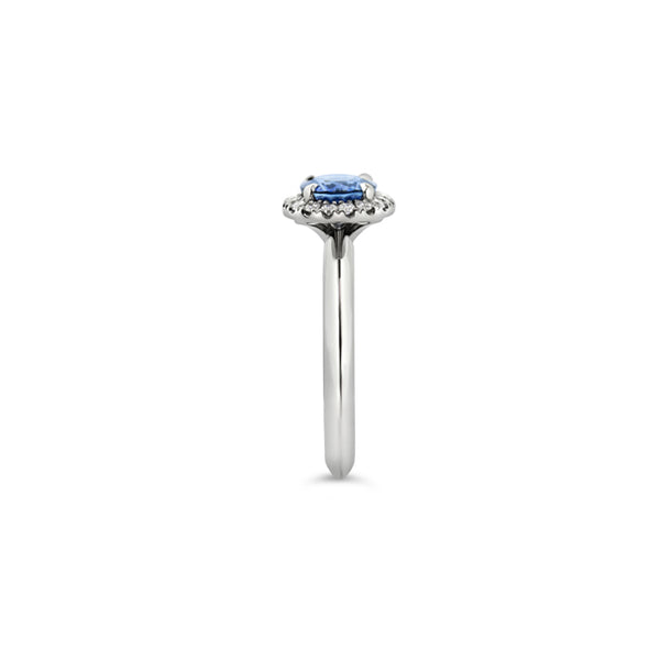 18CT WHITE GOLD CEYLON SAPPHIRE AND DIAMOND HALO DESIGN RING (Image 3)