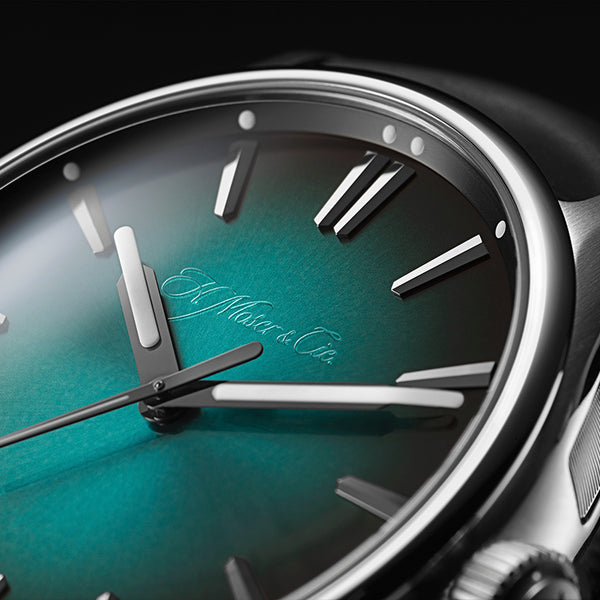 H. MOSER & CIE. PIONEER CENTRE SECONDS BLUE LAGOON (Image 2)