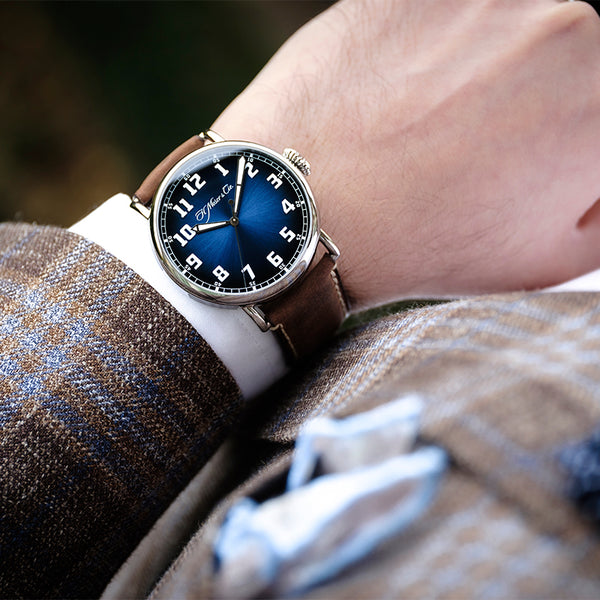 H. MOSER & CIE. HERITAGE CENTRE SECONDS FUNKY BLUE (Image 6)