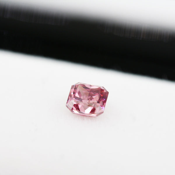 0.43CT FANCY DEEP PINK 2P/VS1 RADIANT CUT ARGYLE PINK DIAMOND LOT 18 - SINGLE PREMIUM TENDER 2020 (Image 2)
