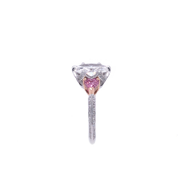 2.02CT OVAL CUT DIAMOND RING WITH HEART SHAPED ARGYLE PINK DIAMONDS (Image 3)