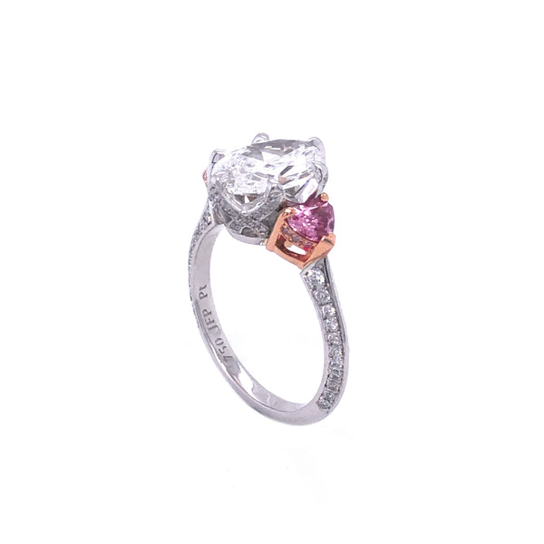 2.02CT OVAL CUT DIAMOND RING WITH HEART SHAPED ARGYLE PINK DIAMONDS (Image 2)