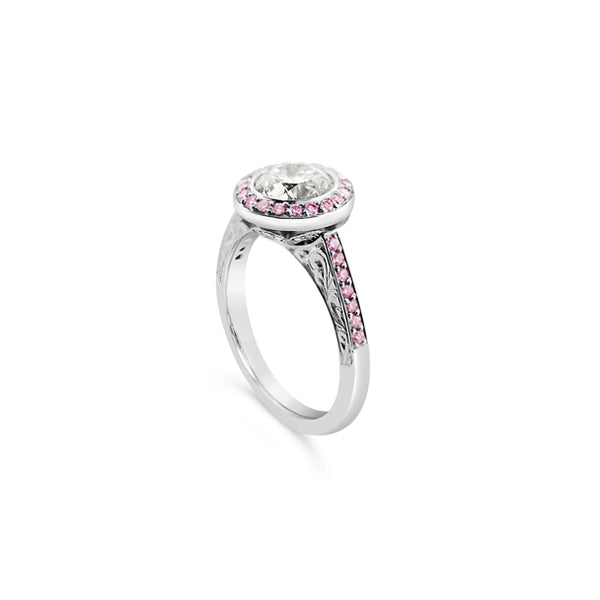 ARGYLE PINK DIAMOND AND DIAMOND "GRACE" RING SET IN PLATINUM (Image 2)