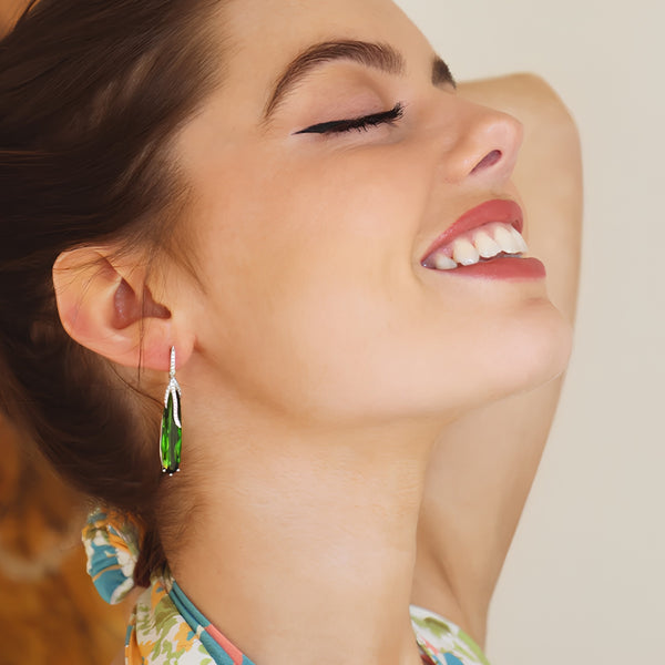 18CT WHITE GOLD, GREEN TOURMALINE & DIAMOND EARRINGS (Image 2)