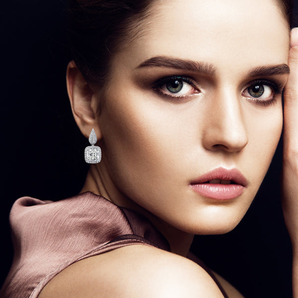 18CT WHITE GOLD CUSHION CUT DIAMOND EARRINGS (Image 3)
