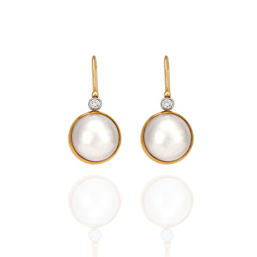 18CT YELLOW GOLD AND WHITE GOLD MABE PEARL AND DIAMOND DROP EARRINGS