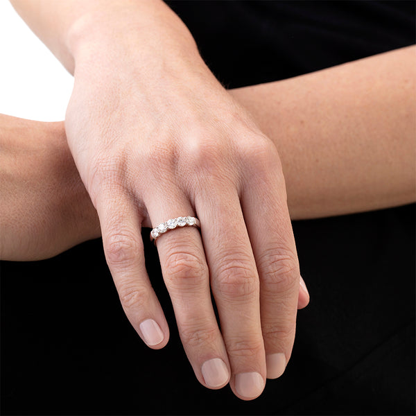 HEARTS ON FIRE 'SIGNATURE 5 STONE' 18CT WHITE GOLD DIAMOND RING (Image 4)