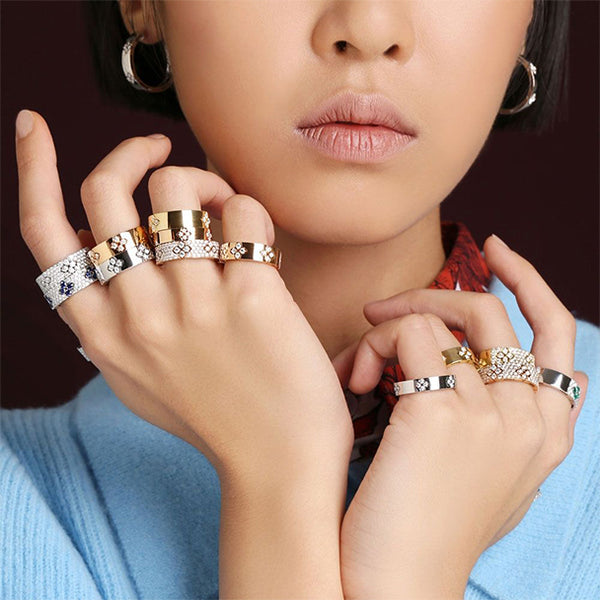 ROBERTO COIN 'LOVE IN VERONA' 18CT WHITE GOLD DIAMOND RING (Image 3)