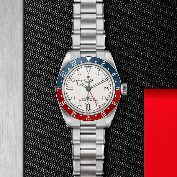 TUDOR BLACK BAY GMT 41MM (Image 2)