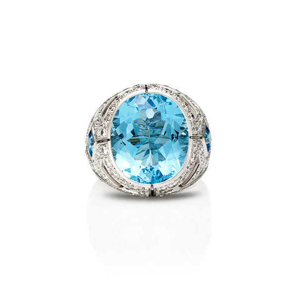 18CT WHITE GOLD BLUE TOPAZ AND DIAMOND COCKTAIL RING (Image 2)