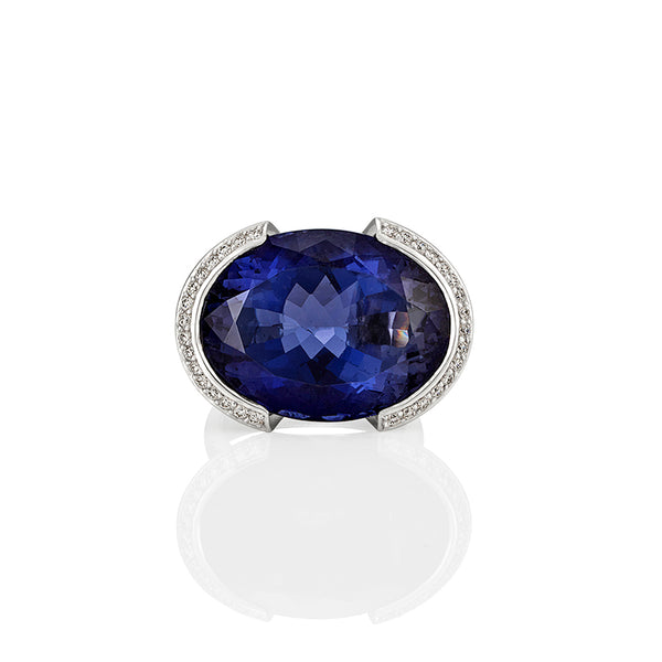 18CT WHITE GOLD IOLITE AND DIAMOND COCKTAIL RING (Image 1)