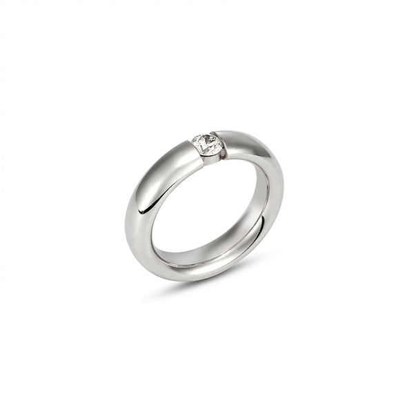 18CT WHITE GOLD DIAMOND SET RING (Image 1)