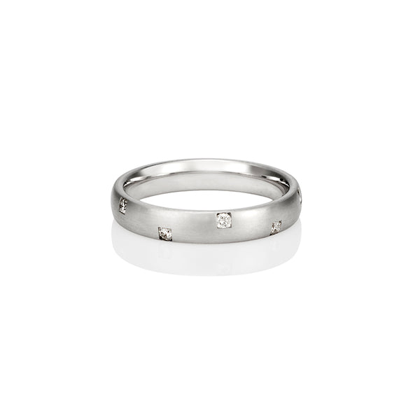 18CT WHITE GOLD DIAMOND SET RING (Image 1)