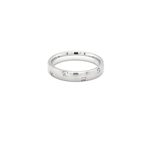 18CT WHITE GOLD DIAMOND SET RING (Image 1)