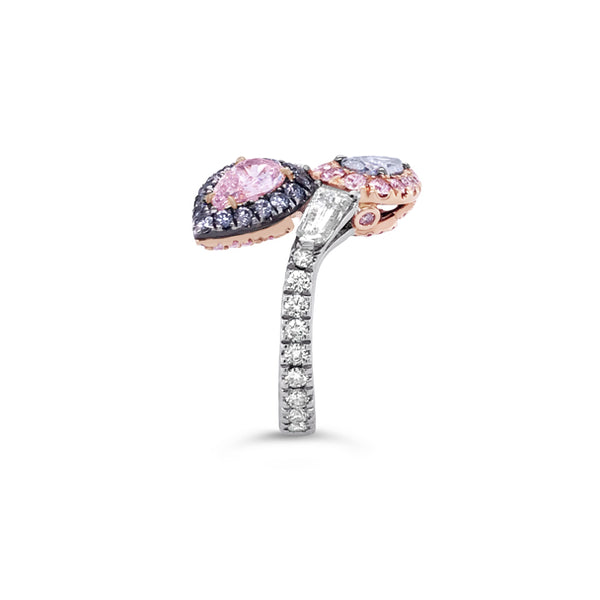 18CT WHITE GOLD AND ROSE GOLD FANCY PINK AND FANCY BLUE PEAR SHAPED DIAMOND RING (Image 3)