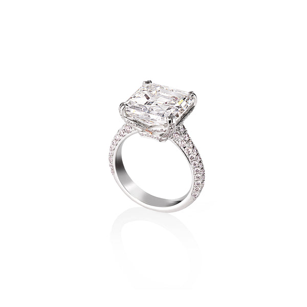10.04CT SQUARE EMERALD CUT DIAMOND RING (Image 3)