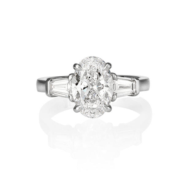 PLATINUM 2.20CT OVAL DIAMOND RING (Image 1)