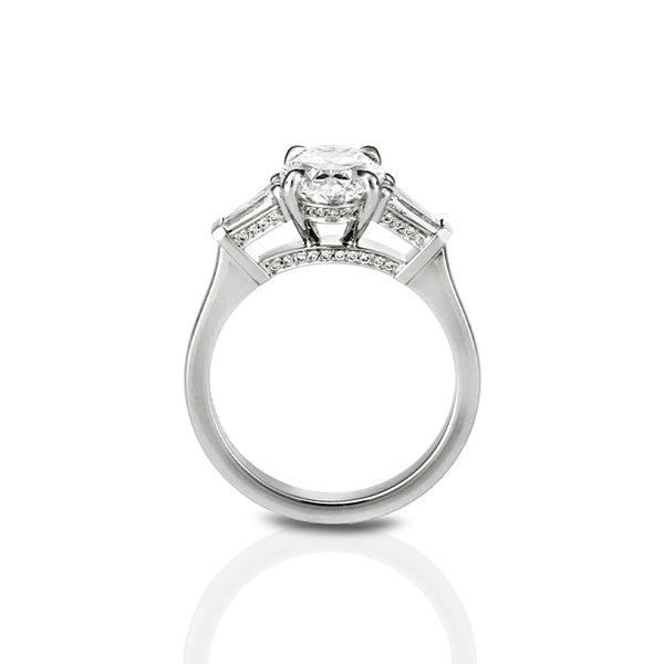 PLATINUM 2.20CT OVAL DIAMOND RING (Image 2)