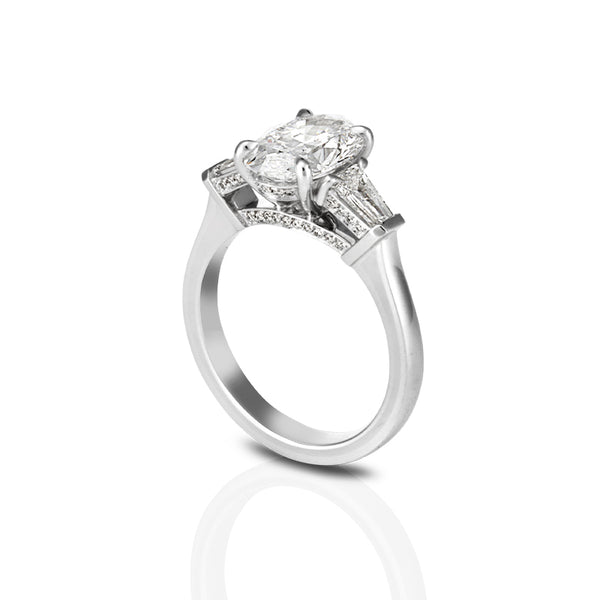 PLATINUM 2.20CT OVAL DIAMOND RING (Image 3)