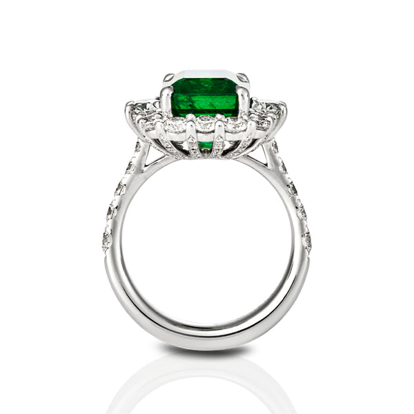 18CT WHITE GOLD 5.15CT ZAMBIAN EMERALD & DIAMOND RING (Image 3)