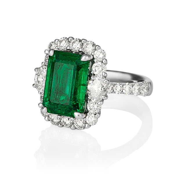 18CT WHITE GOLD 5.15CT ZAMBIAN EMERALD & DIAMOND RING (Image 2)