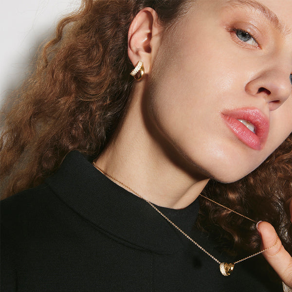 HEARTS ON FIRE INSIDE/OUT 18CT YELLOW GOLD DIAMOND FLIP EARRINGS (Image 4)