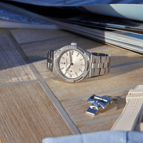 VACHERON CONSTANTIN OVERSEAS SELF-WINDING (Image 5)