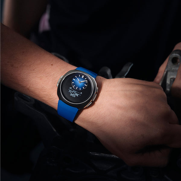 H MOSER STREAMLINER STEEL ALPINE MECHANICS EDITION FUNKY BLUE FUME DIAL ON STRAP (Image 3)