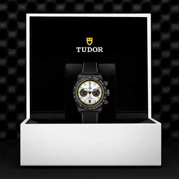 TUDOR BLACK BAY CHRONO CARBON (Image 3)