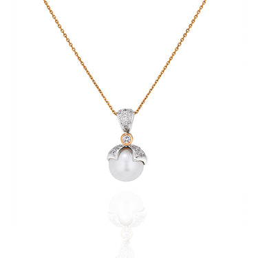 18CT WHITE GOLD AND YELLOW GOLD SOUTH SEA PEARL AND DIAMOND DROP PENDANT