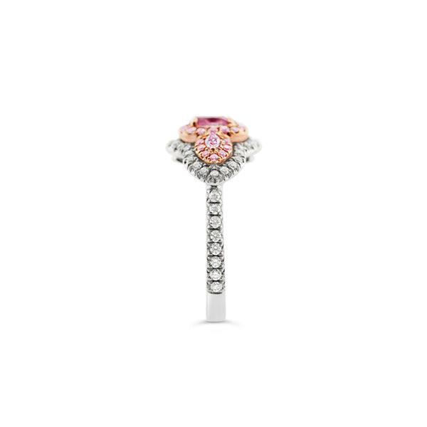 ARGYLE PINK AND WHITE DIAMOND RING SET IN PLATINUM (Image 4)