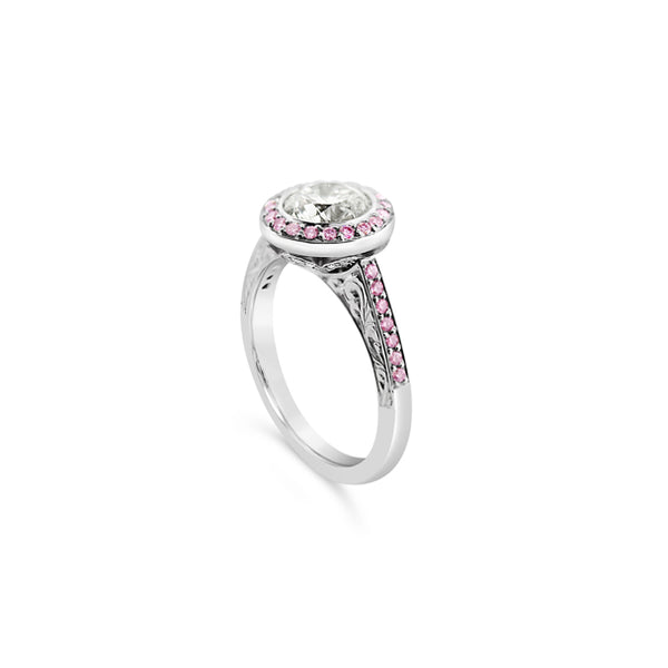 ARGYLE PINK DIAMOND AND DIAMOND "GRACE" RING SET IN PLATINUM (Image 3)