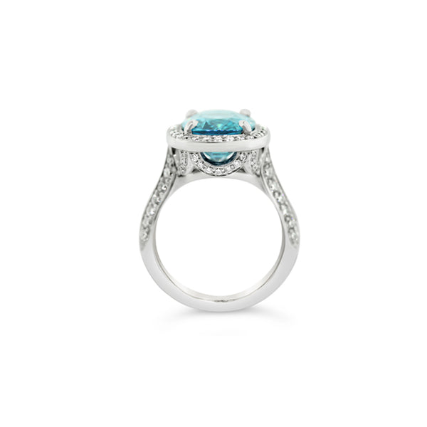 18CT WHITE GOLD OVAL BLUE ZIRCON AND DIAMOND RING (Image 3)