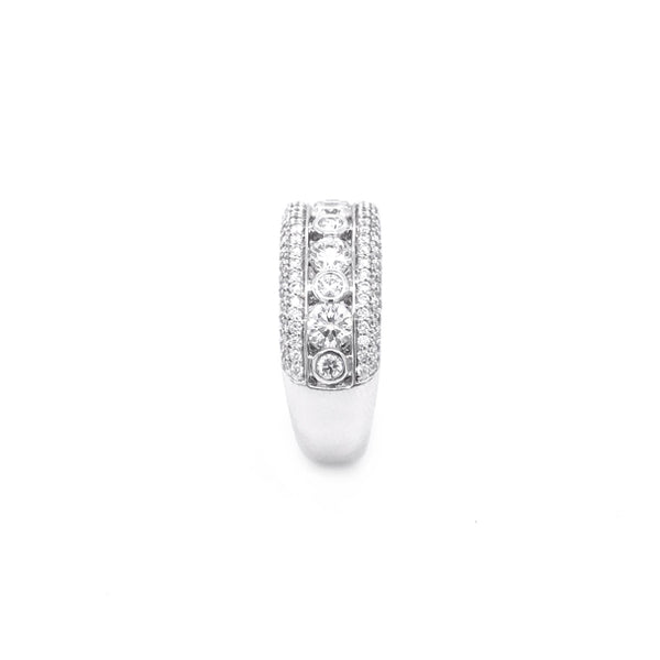 18CT WHITE GOLD AND DIAMOND CHANNEL RING (Image 4)