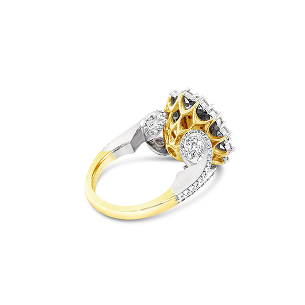 18CT YELLOW GOLD AND WHITE GOLD CEYLON TYPE SAPPHIRE AND DIAMOND RING (Image 5)